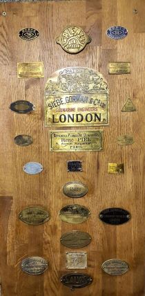 Recherche plaques constructeurs.